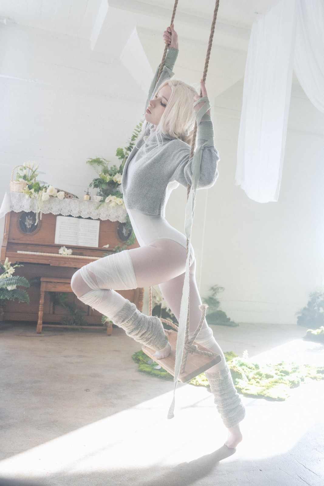 美国小姐姐cos蕾赛 过膝袜勒腿效果太顶了(图13)