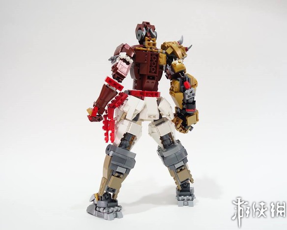 乐高忠粉玩家积木打造《守望先锋》末日铁拳、大锤(图2)