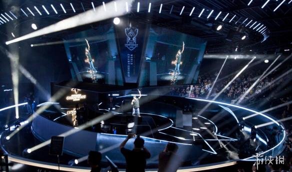 《LOL》S8入围赛场馆 环形观众席、大龙雕像超霸气(图2)