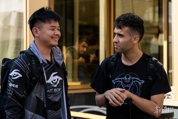 《DOTA2》莫斯科震中杯明日开战 现场选手照片分享(图2) 《DOTA2》莫斯科震中杯明日开战 现场选手照片分享(图2)
