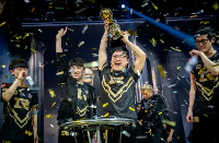 迎接2026年最棒礼物！《英雄联盟》传奇Uzi迎来二宝(图2)