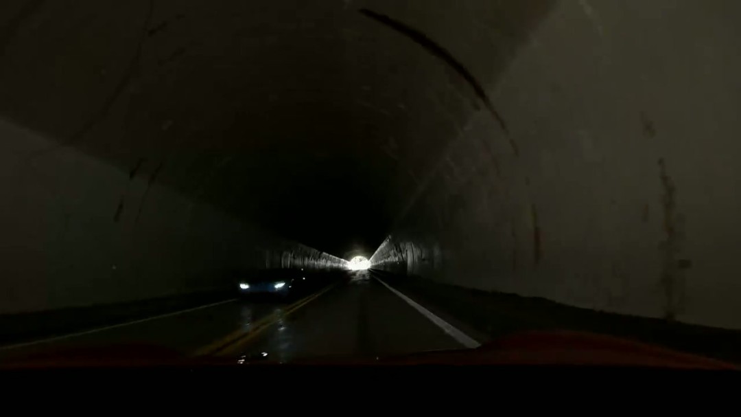 洛杉矶“死亡隧道”！网友开车还原Vince死亡时刻(图10)