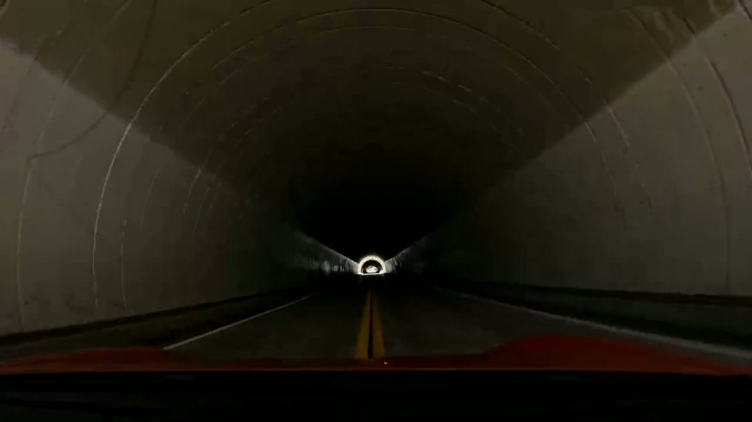 洛杉矶“死亡隧道”！网友开车还原Vince死亡时刻(图7)