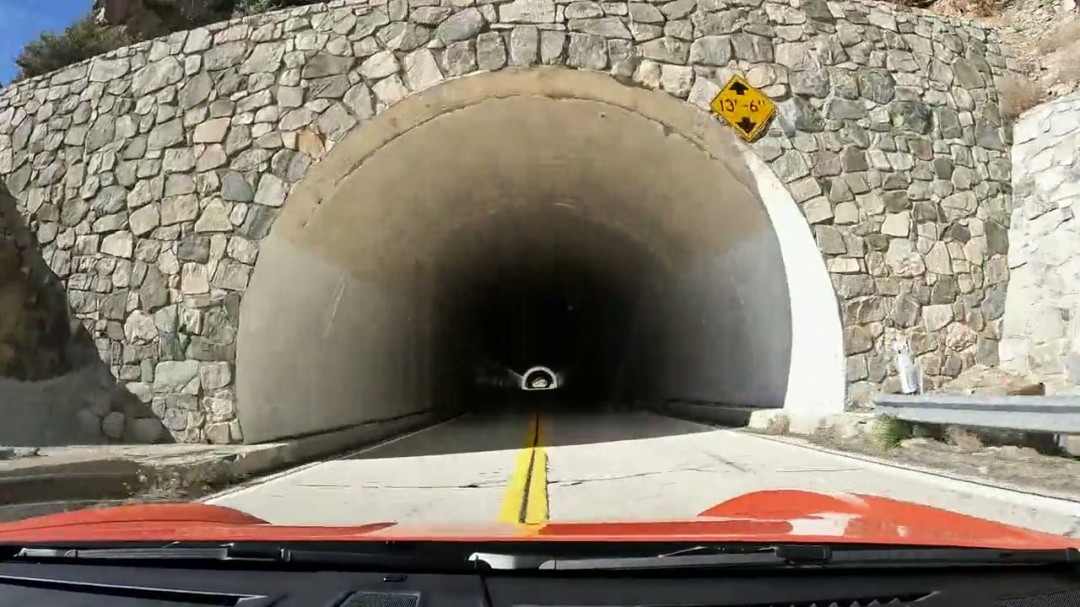 洛杉矶“死亡隧道”！网友开车还原Vince死亡时刻(图6)