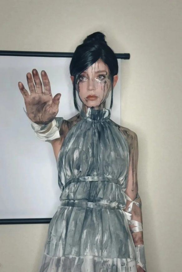 《老头环 黑夜君临》复仇者绝美cos：巨剑萝莉来了!(图4)