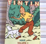 不再暗红单调色 比利时颁发人气漫画版式新护照色彩缤纷(图3)