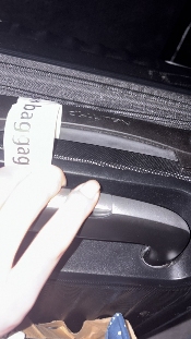 日本电竞主播搭大巴拿行李 竟被司机关门困在行李舱(图2) 日本电竞主播搭大巴拿行李 竟被司机关门困在行李舱(图2)