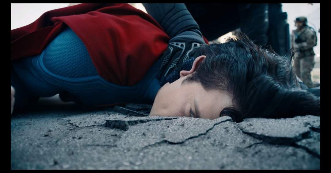 《超人》电影终极预告 怒拳打掉敌人几颗牙齿(图10)