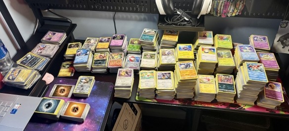 《宝可梦》粉丝重启时光胶囊惊现初代卡包 市值破万！(图3)