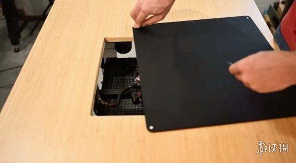 国外技术达人开发出可以“自动瞄准爆头”的鼠标!(图2) 国外技术达人开发出可以“自动瞄准爆头”的鼠标!(图2)