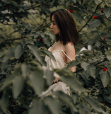 Ti9：女主持小鸽现场问答惹观众羞涩 旗袍性感撩人(图6)