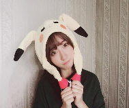 Ti9：女主持小鸽现场问答惹观众羞涩 旗袍性感撩人(图2)