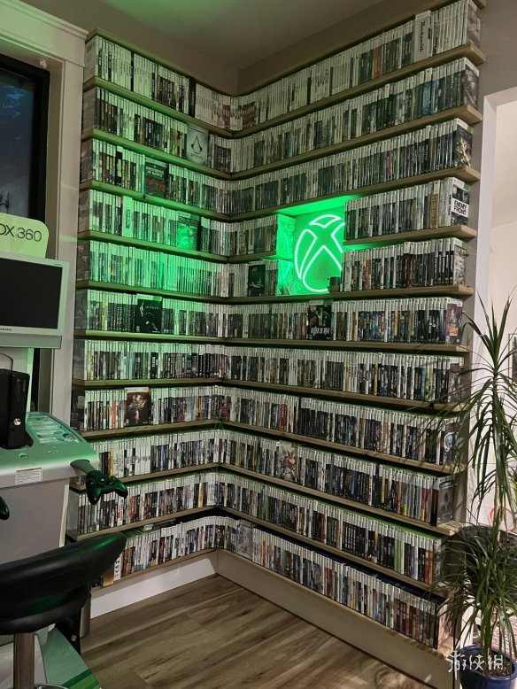 大佬集齐Xbox 360北美全套游戏 网友惊叹：实体圣经(图1)