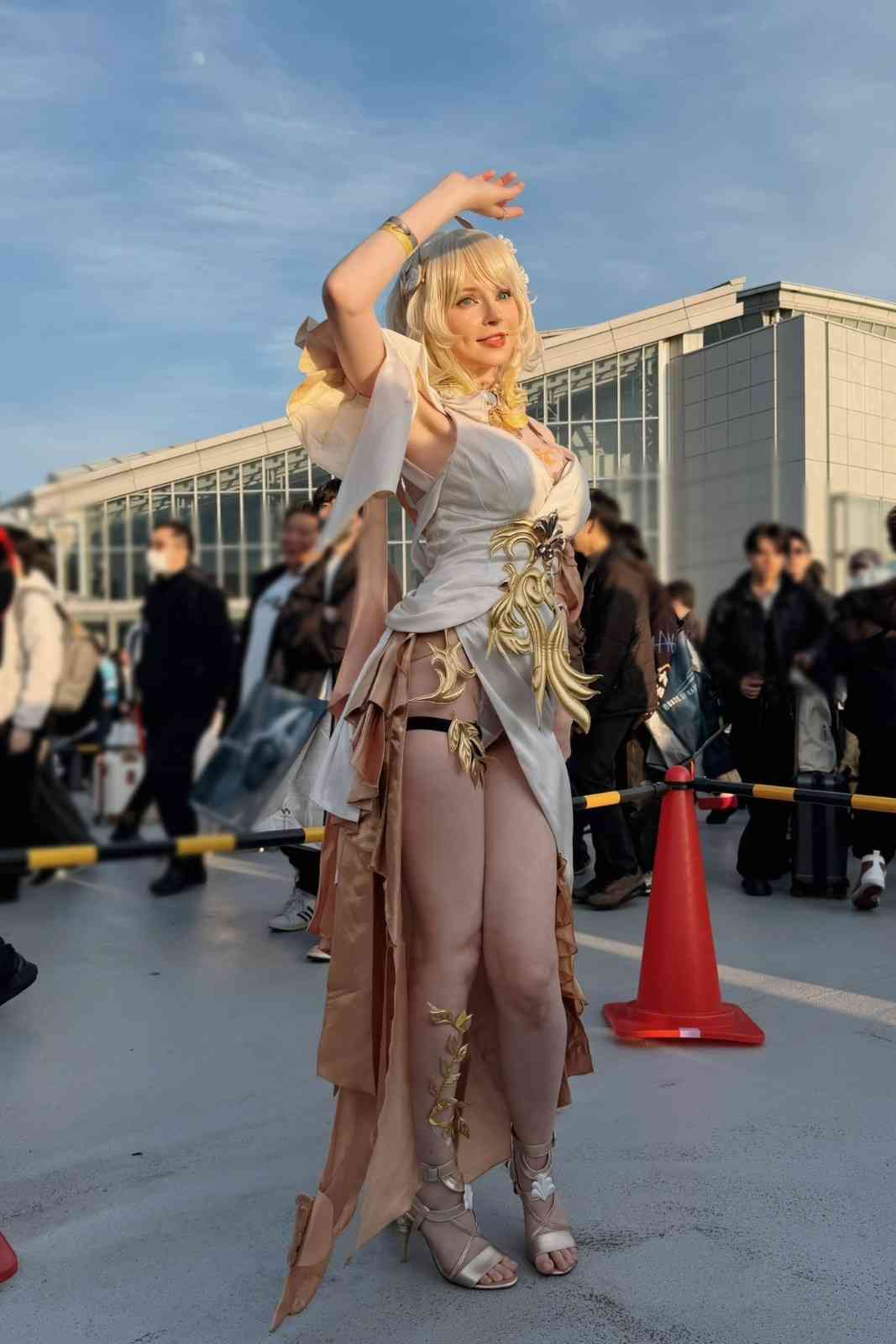 《生化4》阿什莉体模新美图 白嫩肉腿缠腿环(图2)