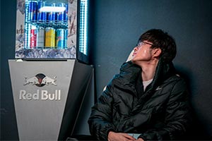 S9：韩网友看SKT止步四强：Faker不行了还是入伍吧 - Tanyitan情报局
