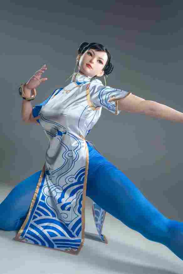 《街头霸王6》春丽等身硅胶人偶发布：细节很逼真！(图3)