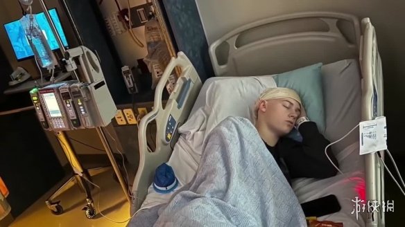 81岁奶奶直播《我的世界》赚钱为17岁孙子治疗癌症！(图4)