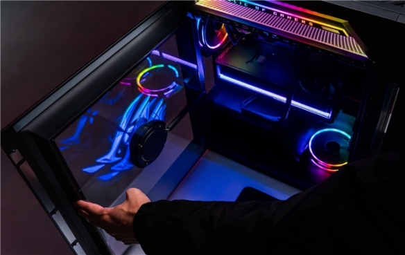 首款全息投影旗舰专业电竞台式机,ROG枪神10X亮相CES 2026(图5) 首款全息投影旗舰专业电竞台式机,ROG枪神10X亮相CES 2026(图5)