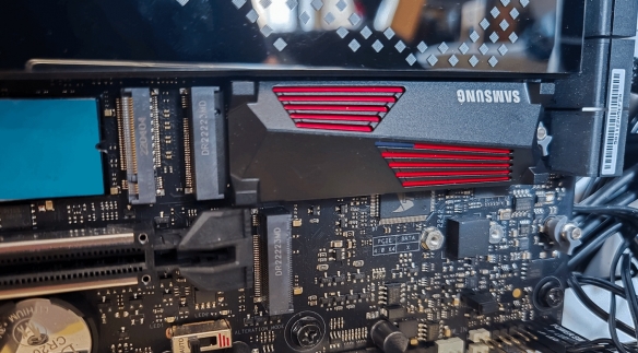 存储显卡天价齐袭？外媒对2026年PC市场走势表露悲观(图4)