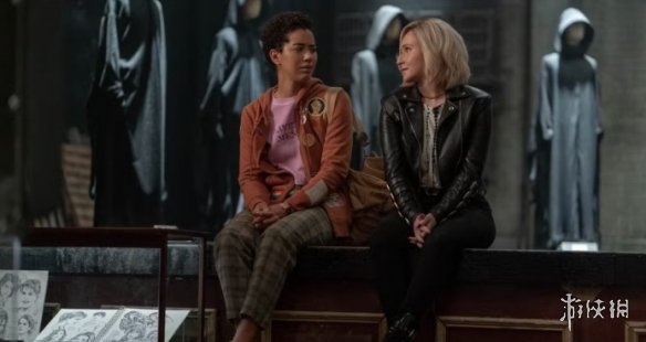 尖叫归来！《惊声尖叫7》新海报双阵营亮相悬念拉满(图2)