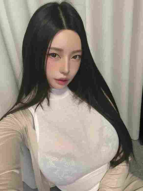 《阿西, 美女室友竟然》美女演员晒新美图：太大了！(图2)