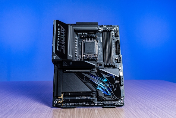 X3D处理器的黄金拍档!X870E AORUS PRO X3D主板评测(图2)
