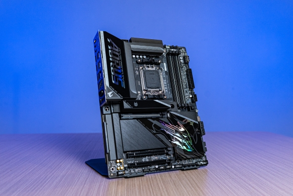 X3D处理器的黄金拍档!X870E AORUS PRO X3D主板评测(图3)