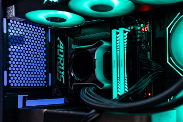 X3D处理器的黄金拍档!X870E AORUS PRO X3D主板评测(图4)