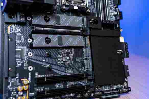 X3D处理器的黄金拍档!X870E AORUS PRO X3D主板评测(图10)