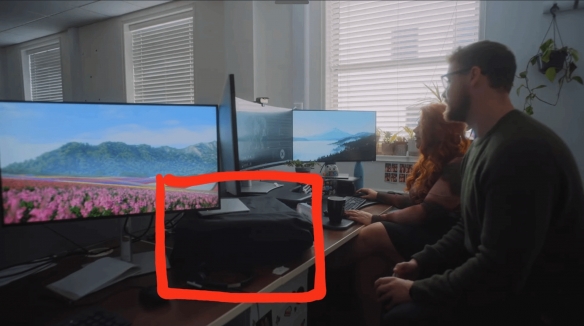 微软发布会“被遮神秘设备”引猜测：下一代Xbox主机？(图2)