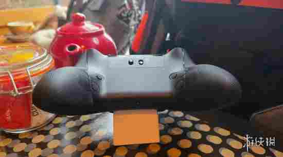 对称式摇杆布局！雷蛇飓兽V3 Pro手柄 IGN评分 9分(图3)