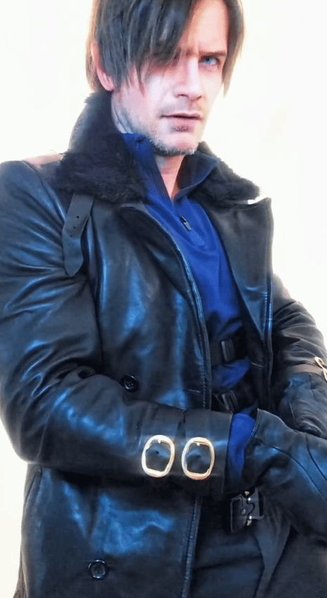 ‌“卡普空该请他当演员！”coser完美复刻中年里昂(图2)