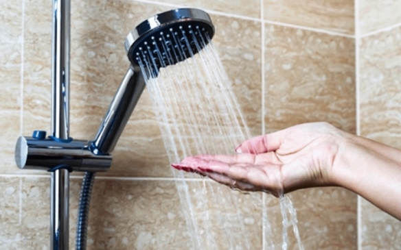 冬天多久洗一次澡？医生提醒：不宜频繁 2到3次即可 - Tanyitan情报局