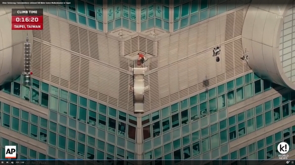 霍诺德爬101被多家外媒炮轰:生死瞬间被当猎奇节目(图2) 霍诺德爬101被多家外媒炮轰:生死瞬间被当猎奇节目(图2)