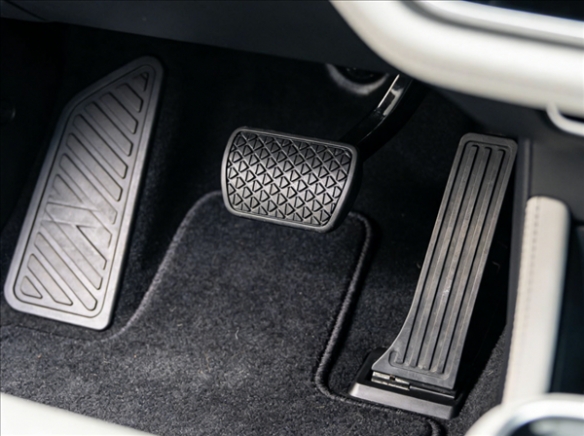 坐电动车总晕车？中汽研：眩晕风险高1.5倍，恶心加剧(图3)