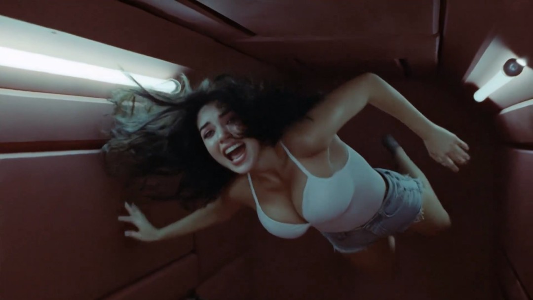 还在说AI电影不是艺术？这段预告直接让人闭嘴(图2)