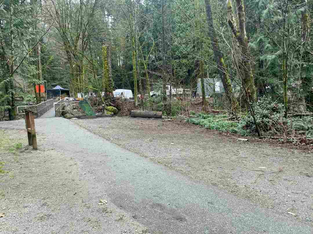 《最后的生还者》第三季片场照曝光:Lev光头造型亮相(图8)