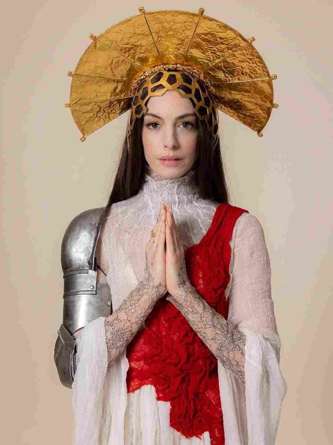 安妮海瑟薇新片《圣母玛利亚》造型曝光 太火辣了！(图4)