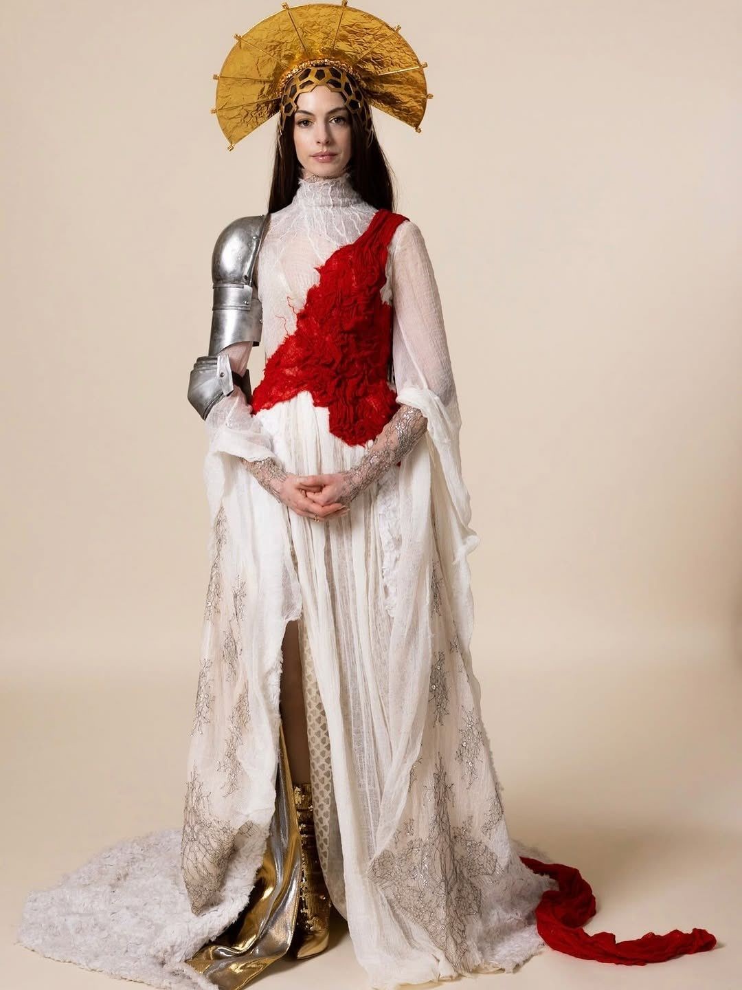 安妮海瑟薇新片《圣母玛利亚》造型曝光 太火辣了！(图5)