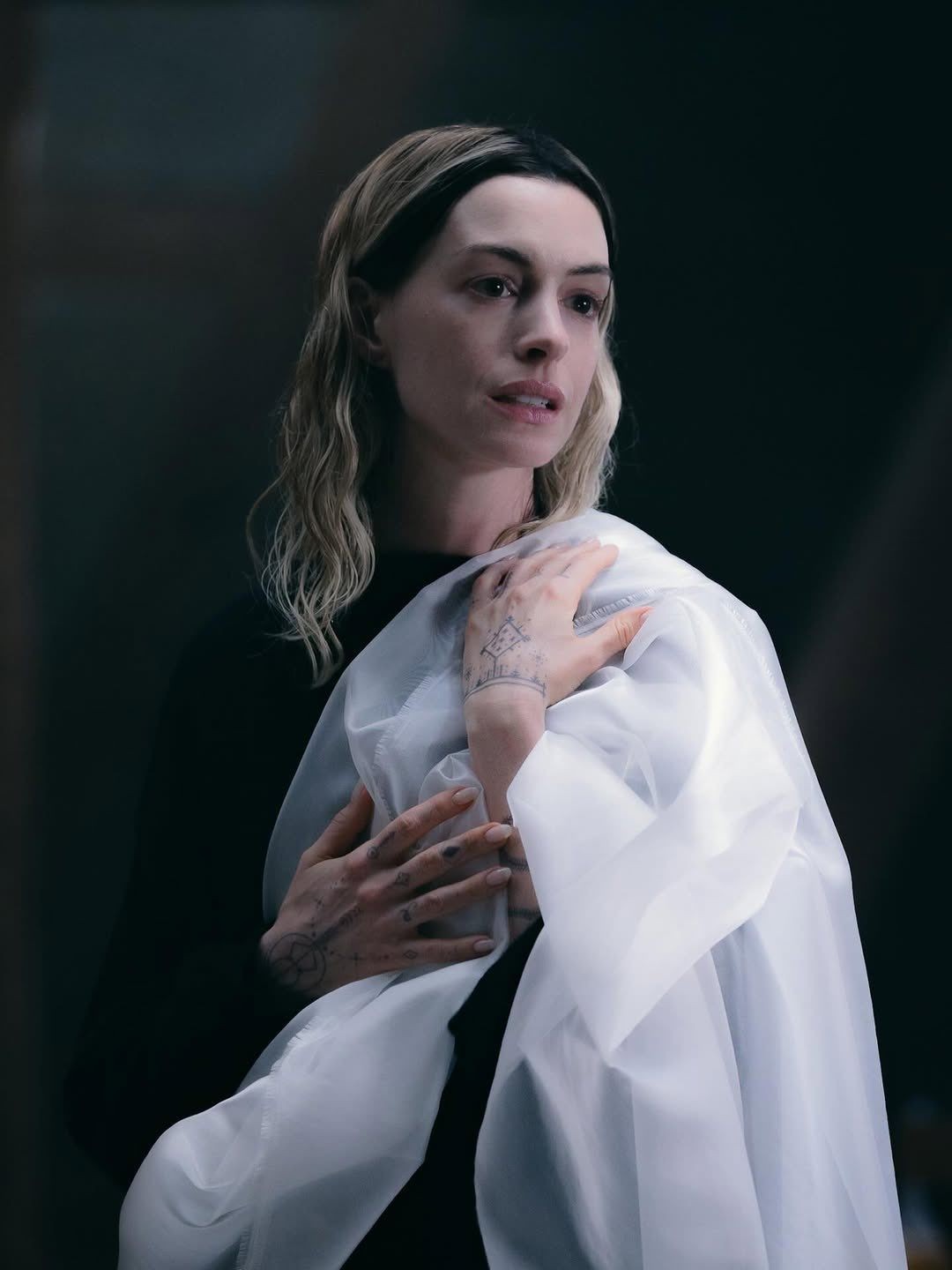 安妮海瑟薇新片《圣母玛利亚》造型曝光 太火辣了！(图6)