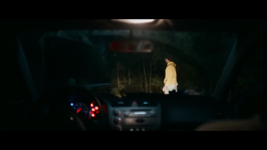 胆子小别看！《验尸官》导演恐怖新片《鬼上车》首曝预告(图7)