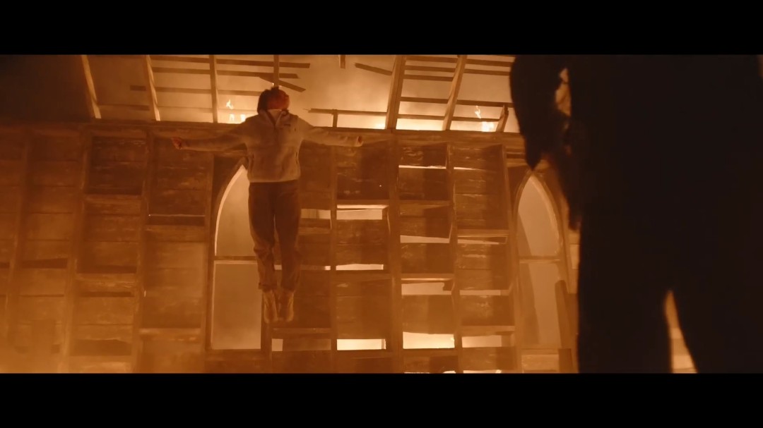 胆子小别看！《验尸官》导演恐怖新片《鬼上车》首曝预告(图24)