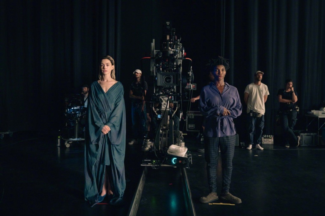 安妮海瑟薇《圣母玛利亚》新预告 妆造很惊艳(图6)